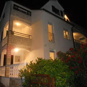 Apartment Yvonne, Trogir